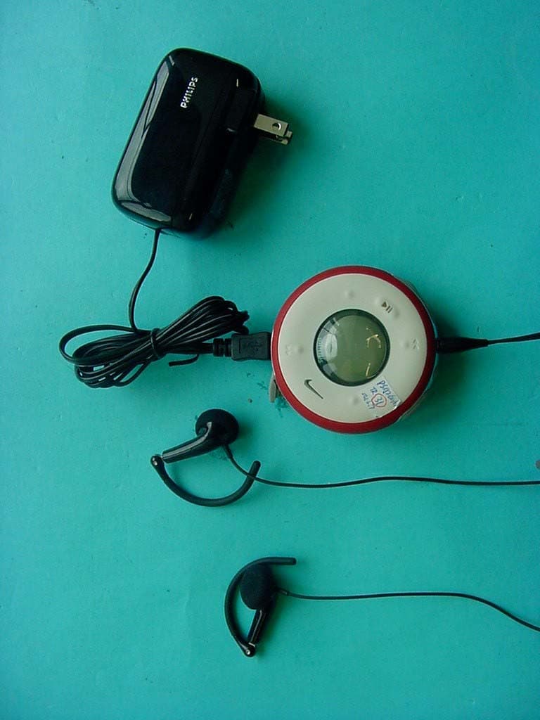 MP3 Player with Bluetooth Transceiver - FCC ID BOUPSA260 - Philips Consumer Lifestyle (3)