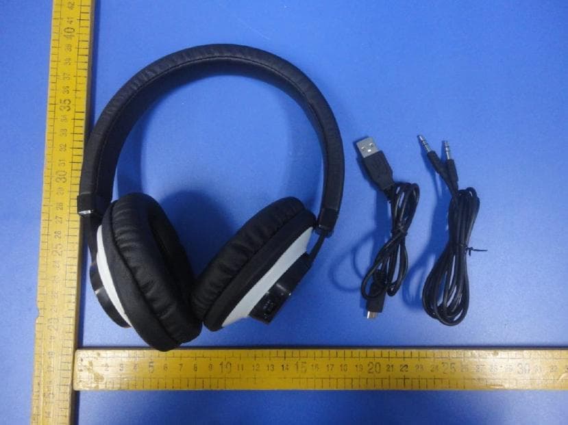 Bluetooth Stereo Headset. - FCC ID BOUSHB7000 - Philips Consumer Lifestyle