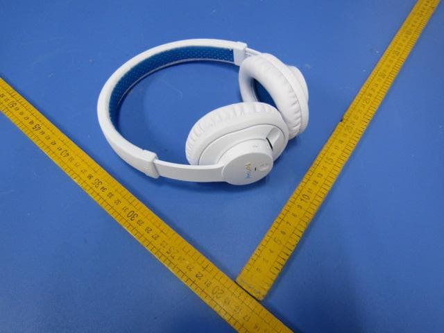 Bluetooth Stereo Headset. - FCC ID BOUSHB7000 - Philips Consumer Lifestyle (2)