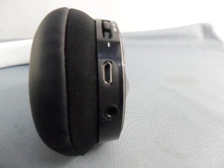 Bluetooth stereo headset - FCC ID BOUSHB9100 - Philips Consumer Lifestyle (3)