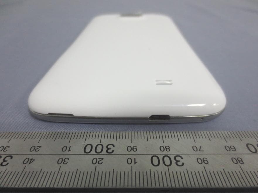 Mobile Phone - FCC ID BRCMB9500Q - Kintech Co. Ltd (4)