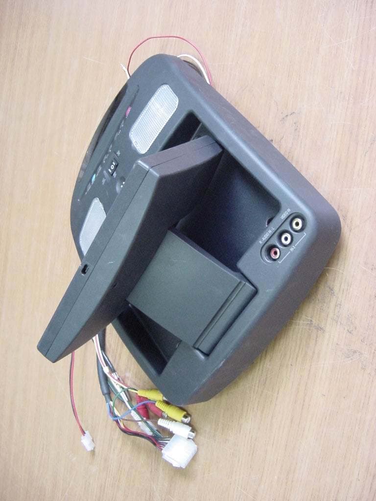 7" TFT LCD Color TV Receiver With FM Transmitter - FCC ID BRFLT07AA - KTV Global Corporation (5)