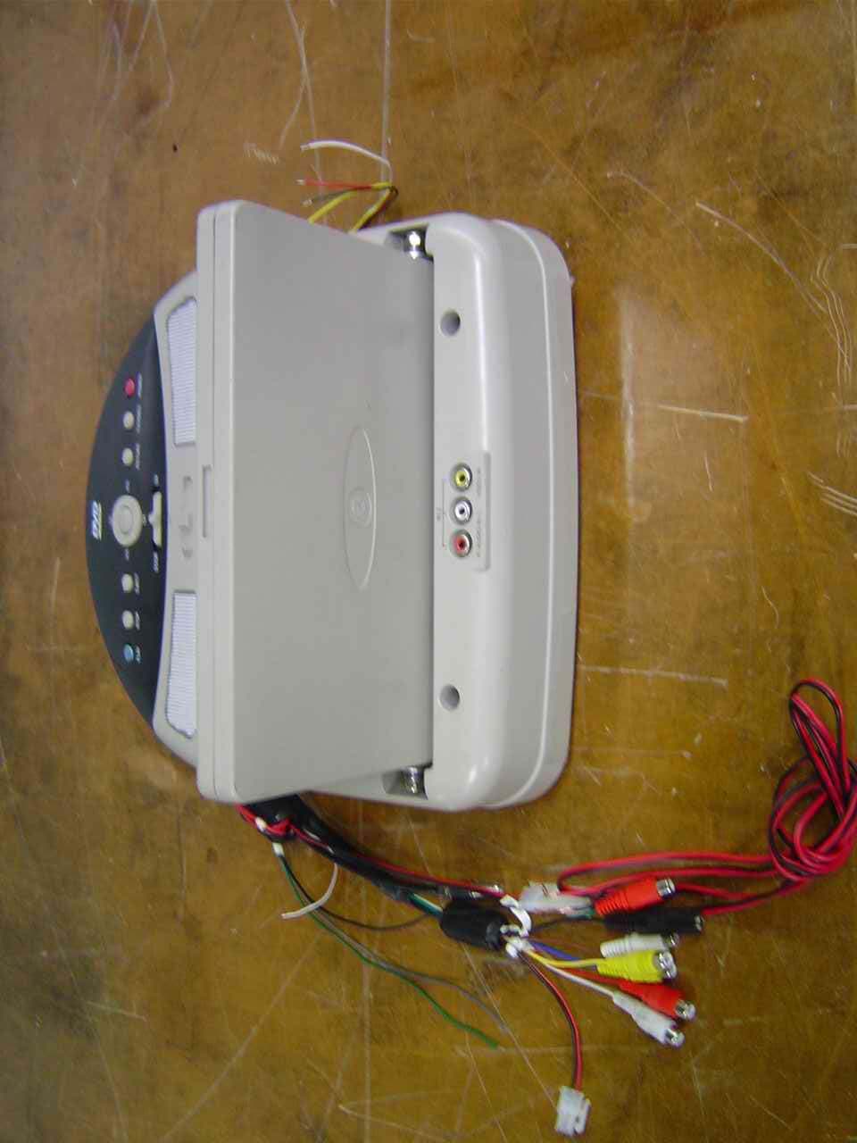 8.5" LCD TV w/ FM Transmitter - FCC ID BRFLTD85AA - KTV Global Corporation (2)