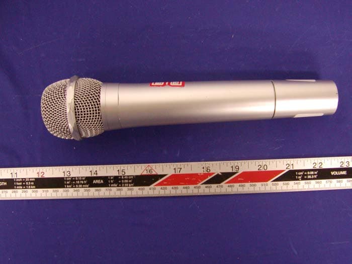 Cordless Microphone System - FCC ID BSYKS395 - GMT Industrial Ltd (2)