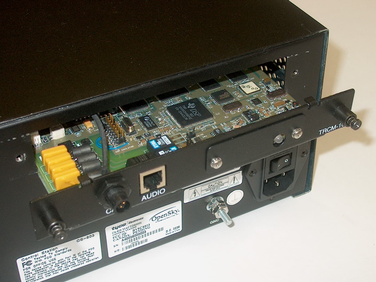 Digital Trunked Control Station - FCC ID BV8CS803 - Harris Corporation