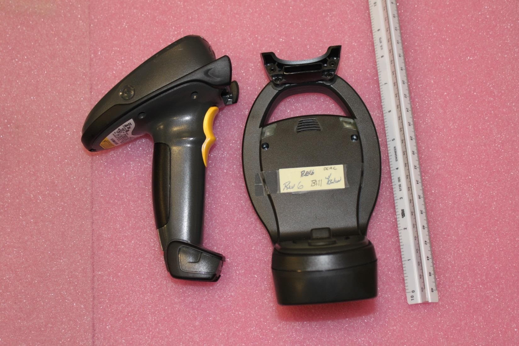 WIRELESS LR-WPAN IN 2.4 GHz BAND USING DIGITAL SS. - FCC ID BVCAMB44 - Tyco Safety Products/Sensormatic