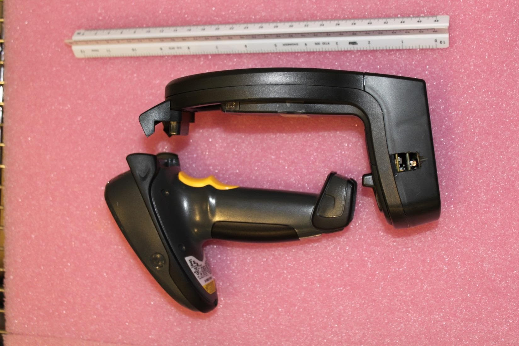 WIRELESS LR-WPAN IN 2.4 GHz BAND USING DIGITAL SS. - FCC ID BVCAMB44 - Tyco Safety Products/Sensormatic (3)
