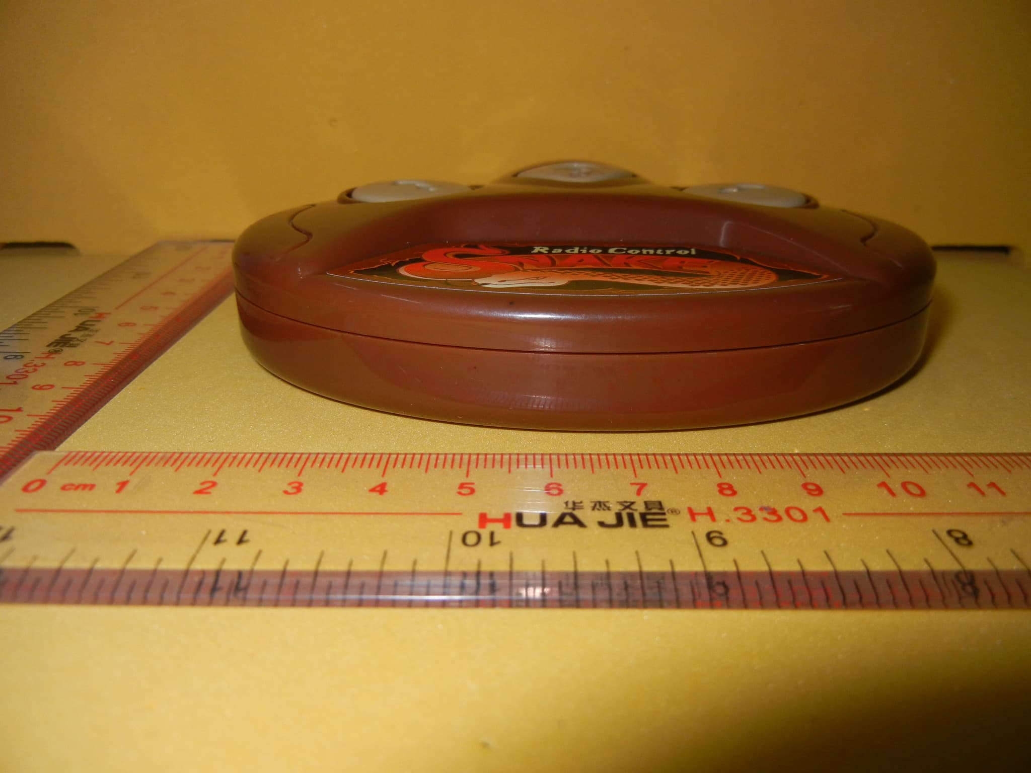 26.96-27.28 MHz Wireless Remote Control Toy - TX - FCC ID BY32007-27TT - Scientific Toys Ltd (4)