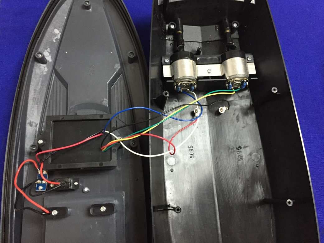 R/C Boat - FCC ID BY32182-24GR - Scientific Toys Ltd