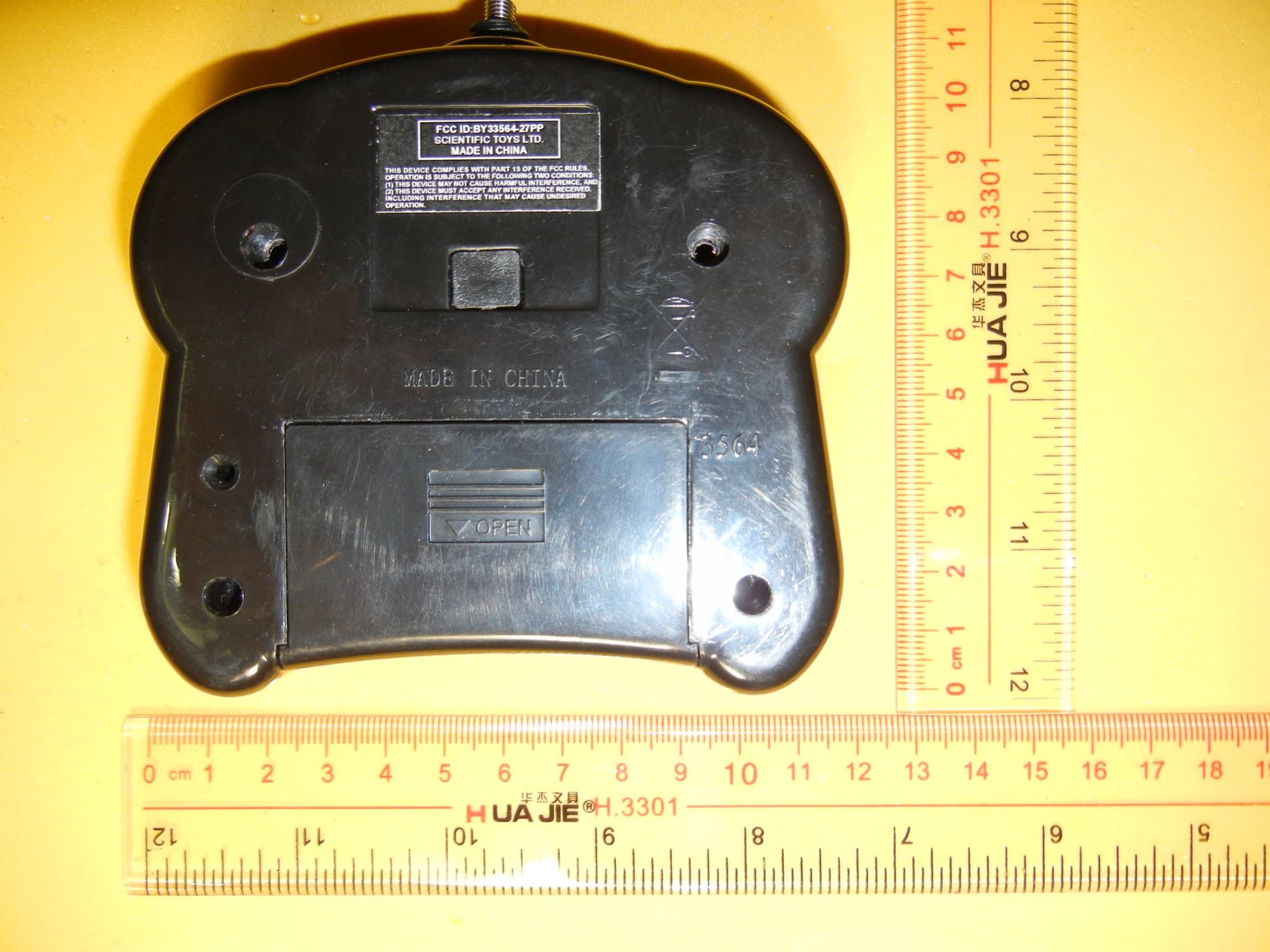 26.96-27.28 MHz WIRELESS REMOTE CONTROL TOY-TX - FCC ID BY33564-27PP - Scientific Toys Ltd (4)