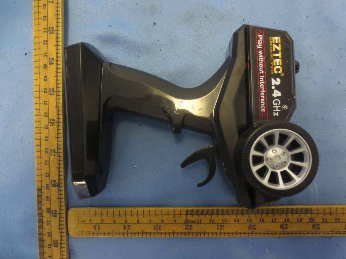 R/C VEHICLE - FCC ID BY35013-24GT - Scientific Toys Ltd (2)