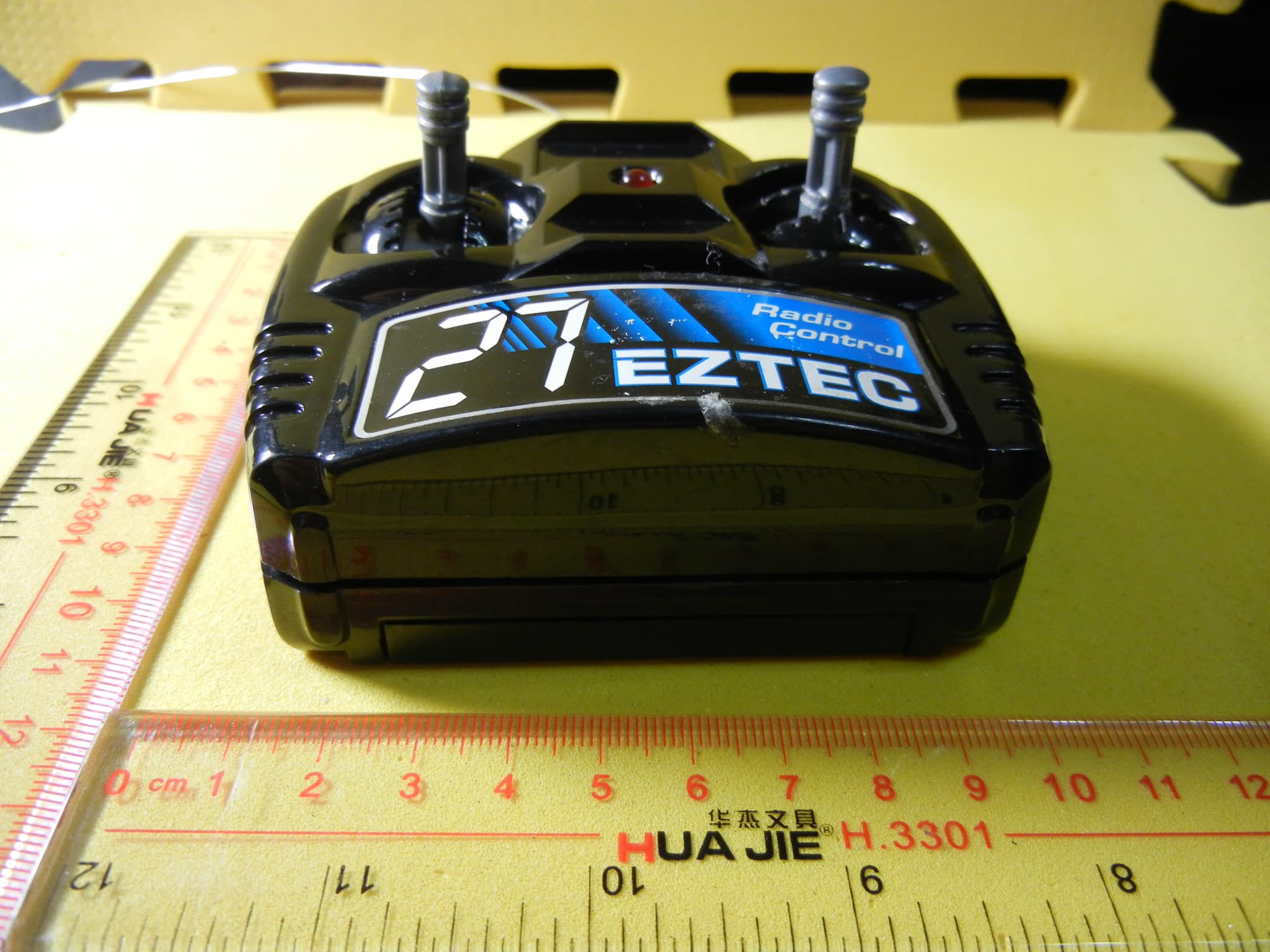 26.96-27.28 MHz WIRELESS REMOTE CONTROL TOY-TX - FCC ID BY3E891-27TP - Scientific Toys Ltd (4)