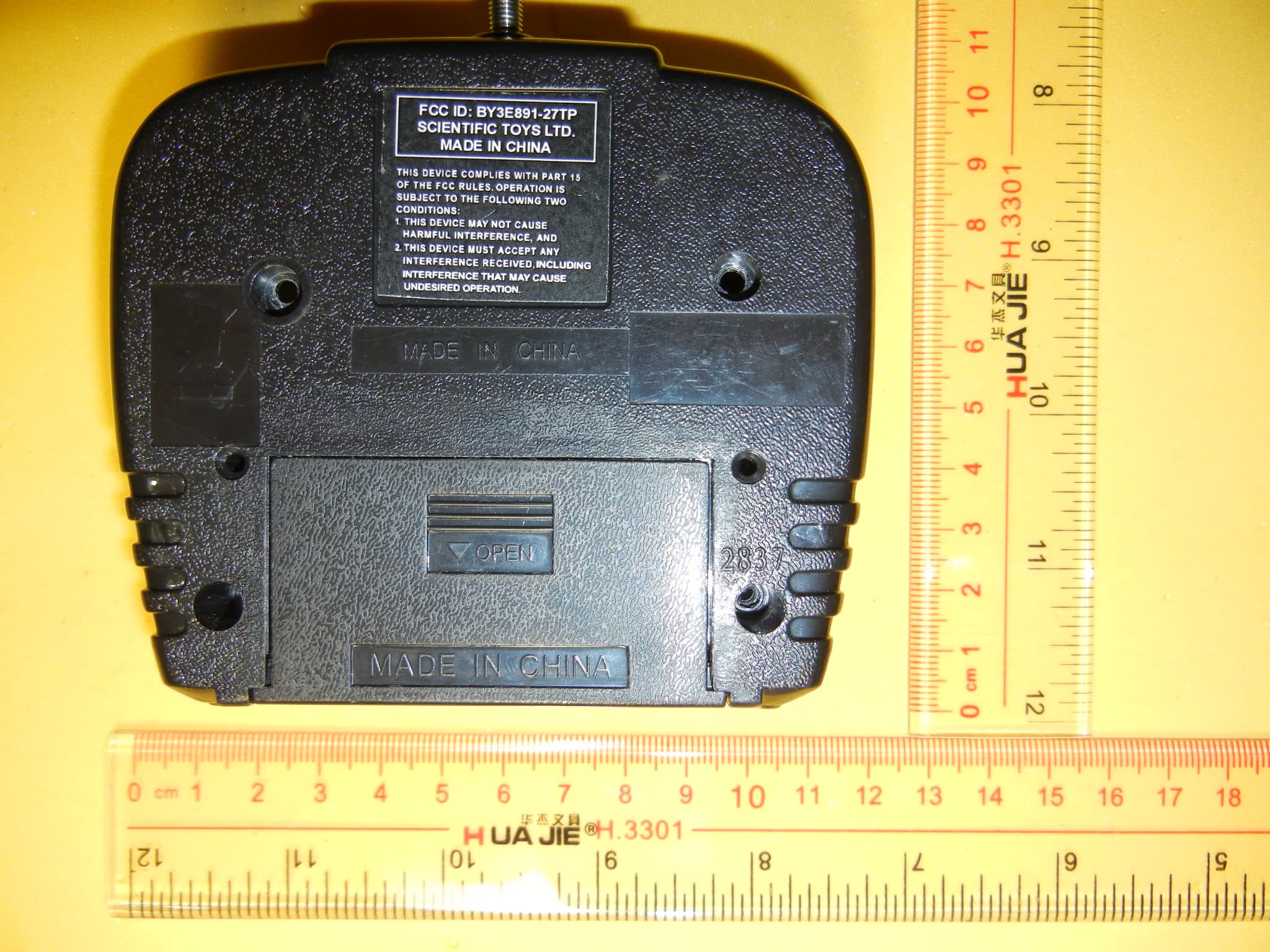 26.96-27.28 MHz WIRELESS REMOTE CONTROL TOY-TX - FCC ID BY3E891-27TP - Scientific Toys Ltd (5)