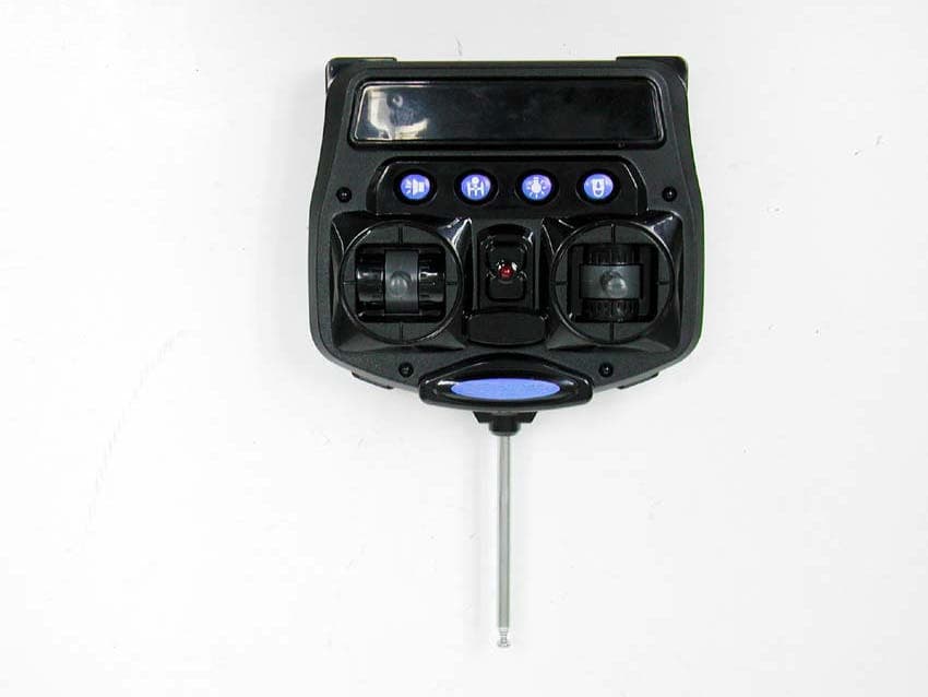49 MHz Wireless R/C Toy - Transmitter - FCC ID BY3E895 - Scientific Toys Ltd (2)