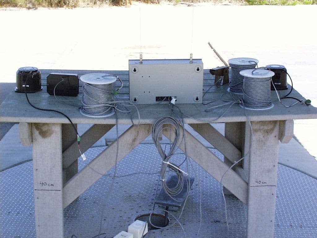 Base Station, Model SYS 400 - FCC ID BYM400 - HM Electronics Inc