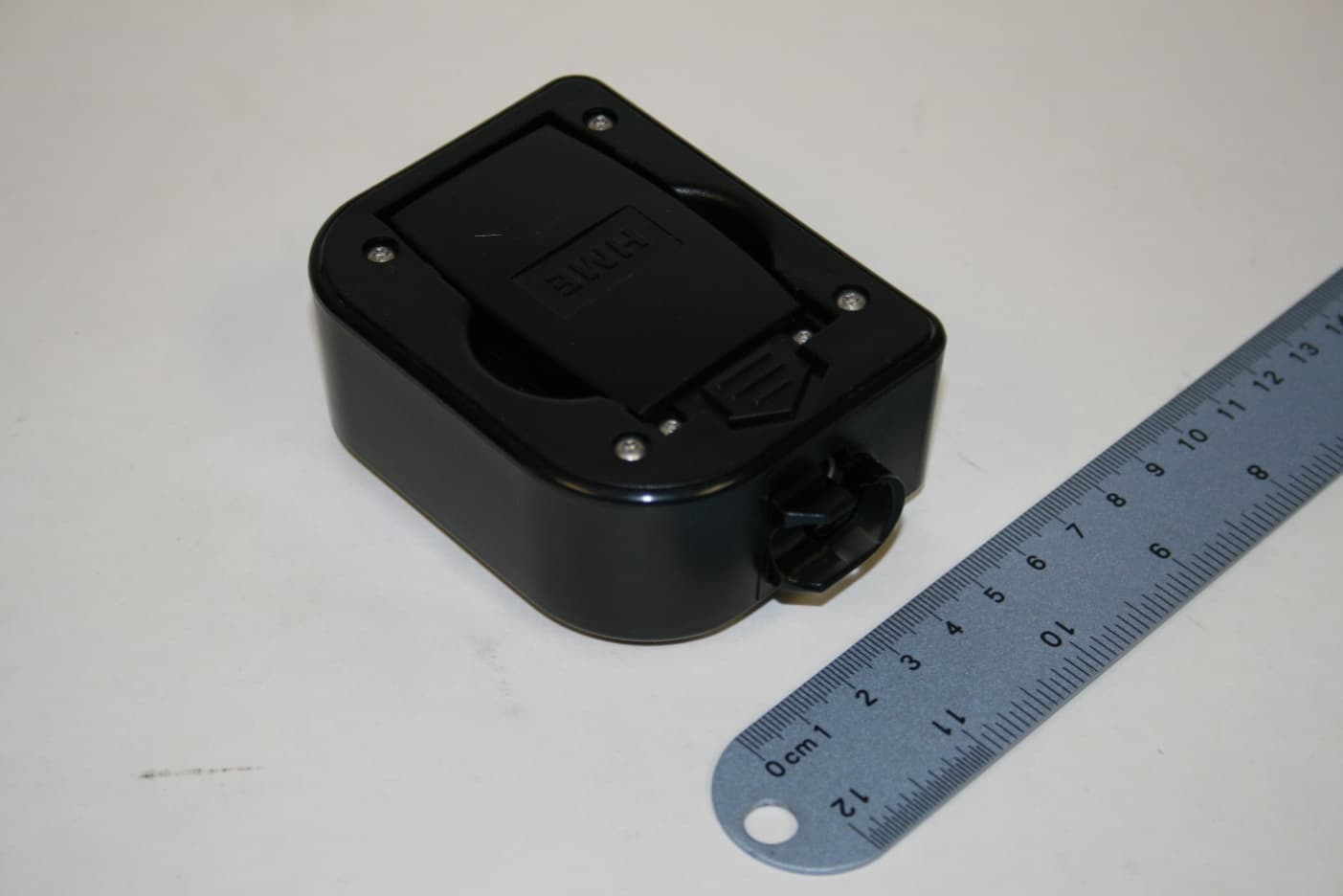 Beltpac for wireless intercom system - FCC ID BYMCOM6K - HM Electronics Inc
