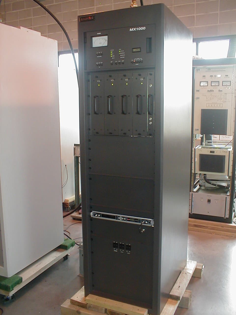 1000 Watt UHF Translator - FCC ID BZ5MX1000U - Larcan Inc (3)