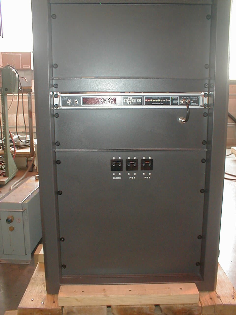 1000 Watt UHF Translator - FCC ID BZ5MX1000U - Larcan Inc
