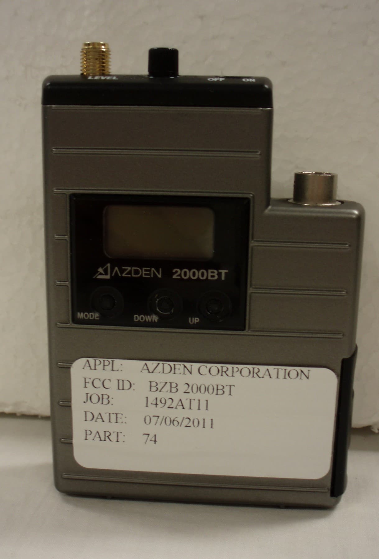 UHF WIRELESS MICROPHONE - FCC ID BZB2000BT - Azden Corporation (2)