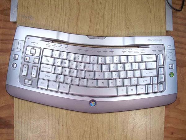 Microsoft Wireless Entertainment Keyboard 8000 - FCC ID C3K1071 - Microsoft Corporation