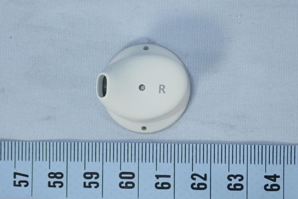 Bluetooth Accessory-Right - FCC ID C3K1852 - Microsoft Corporation