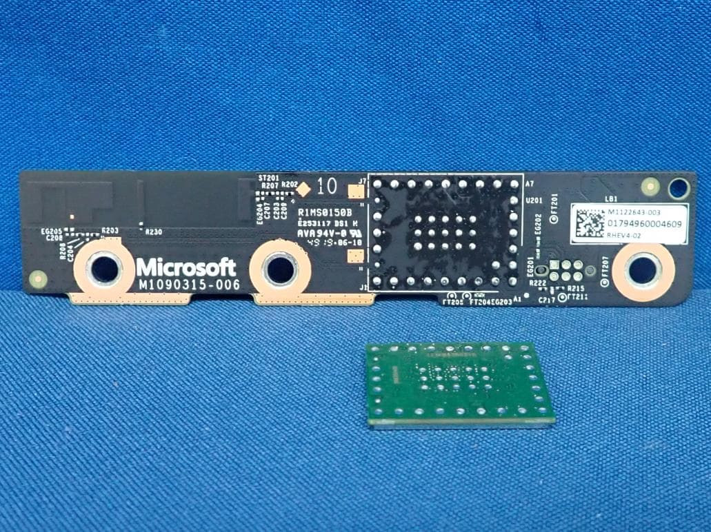 Dual-band wireless accessory radio - FCC ID C3K1889 - Microsoft Corporation