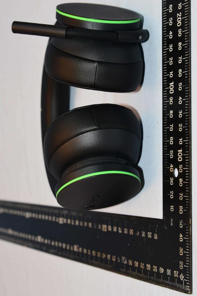 Headset - FCC ID C3K1944 - Microsoft Corporation (2)