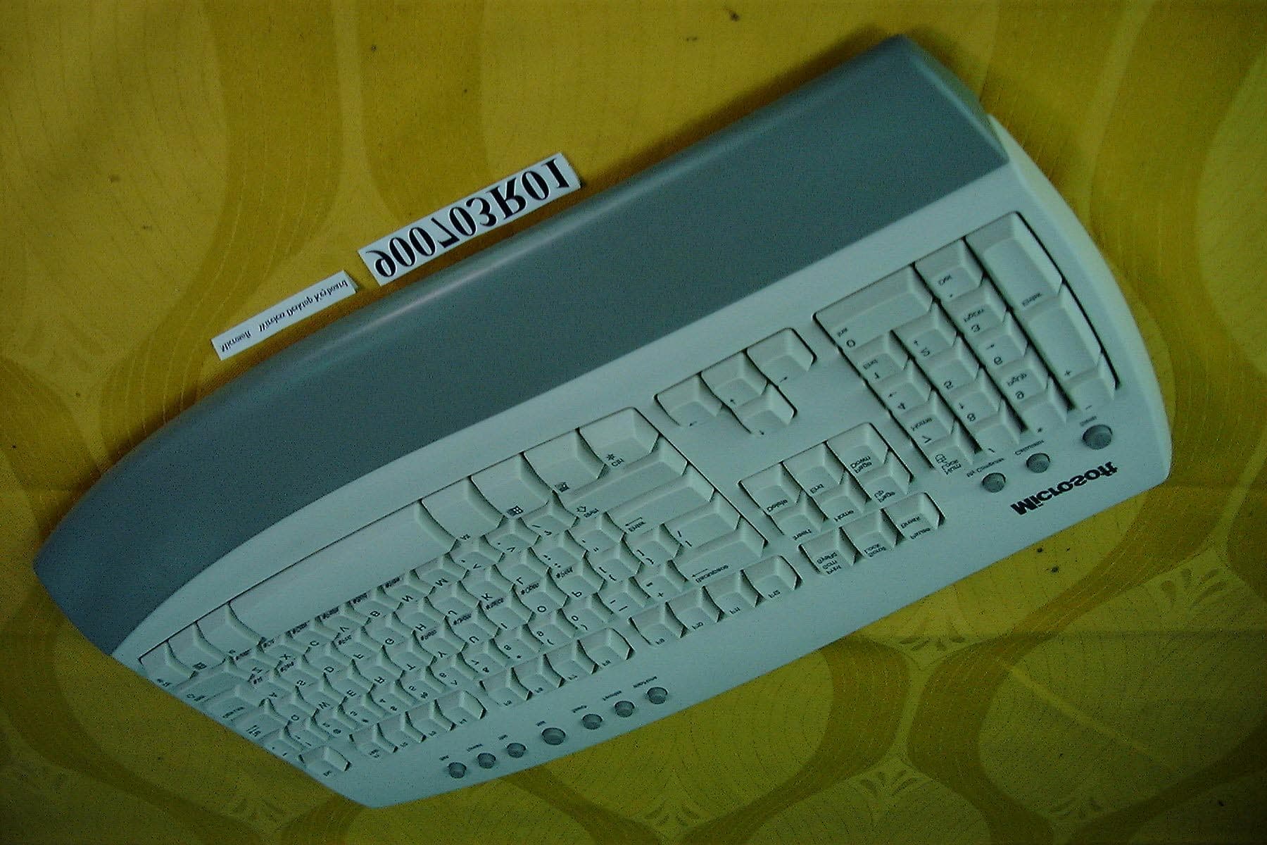 Desktop Wireless Keyboard - FCC ID C3KKB8 - Microsoft Corporation (2)