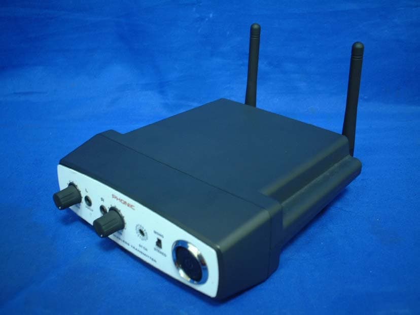 Wireless Transmitter - FCC ID C5CWM70 - Phonic Corporation (1)