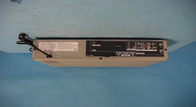 VCR With DVD Player - FCC ID C5F7NF0010 - WINIA Electronics Co., Ltd. (4)