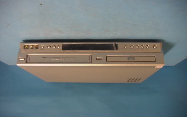 VCR With DVD Player - FCC ID C5F7NF0010 - WINIA Electronics Co., Ltd. (2)