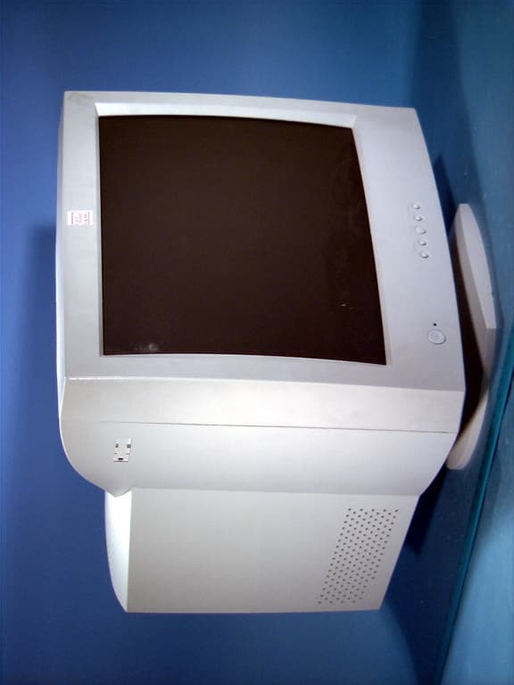 21-inch Color Monitor - FCC ID C5F7NFCMC103F - WINIA Electronics Co., Ltd. (3)