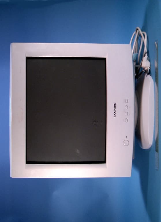 17" Color Monitor - FCC ID C5F7NFCMC715B - WINIA Electronics Co., Ltd. (4)