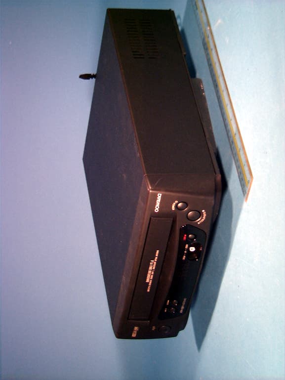 HID - Part 15 TV Interface Device - FCC ID C5F7NFDVS103N - WINIA Electronics Co., Ltd. (4)