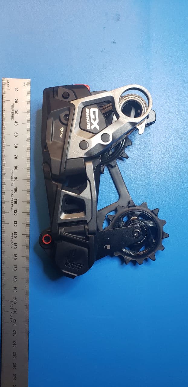 Rear Derailleur with BLE, AIREA and ANT+ Radios - FCC ID C9O-RDMB2 - SRAM LLC.