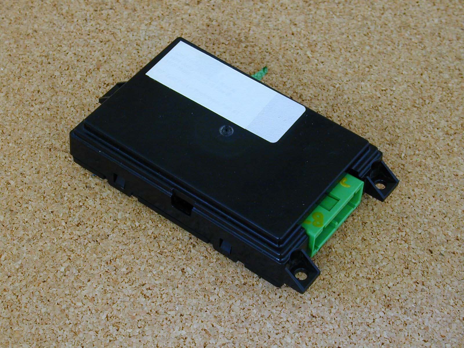 Hands-Free Telephone Module Interface - FCC ID CB2BLUECON - Johnson Controls Interiors L.L.C. (2)
