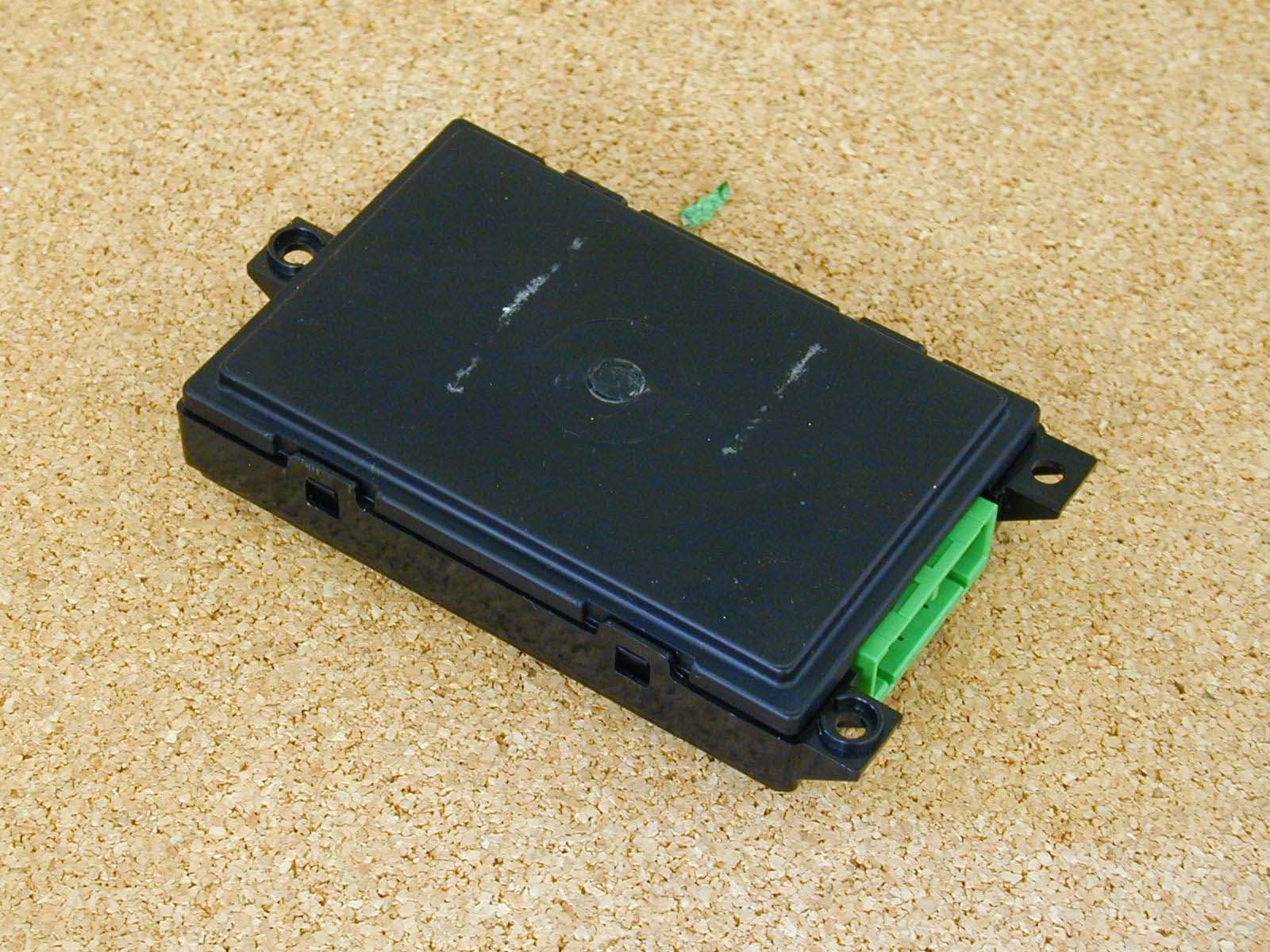 Hands-Free Telephone Module Interface - FCC ID CB2BLUECON - Johnson Controls Interiors L.L.C.