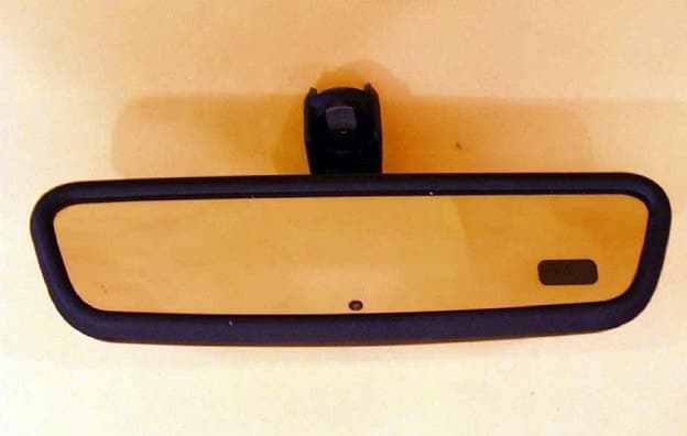 Universal Garage Door Opener - FCC ID CB2BMWHL3 - Johnson Controls Interiors L.L.C. (2)