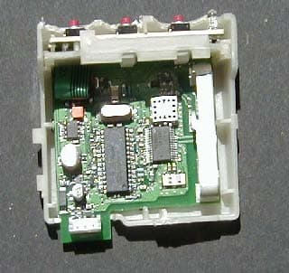 Universal Garage Door Opener - FCC ID CB2BMWHL4 - Johnson Controls Interiors L.L.C.