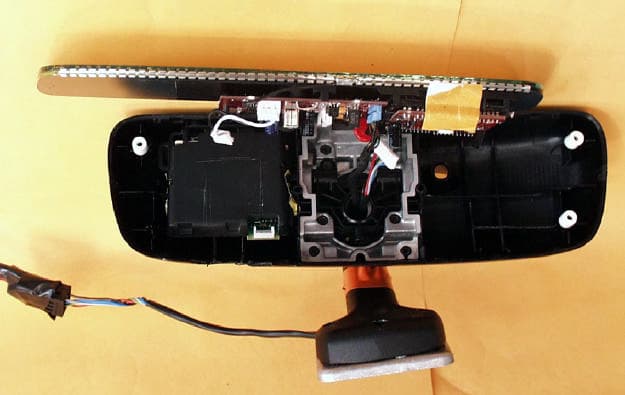 Universal Garage Door Opener - FCC ID CB2DONHL3 - Johnson Controls Interiors L.L.C.