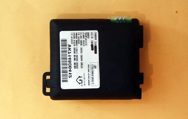 Universal Garage Door Opener - FCC ID CB2DONHL3 - Johnson Controls Interiors L.L.C. (4)