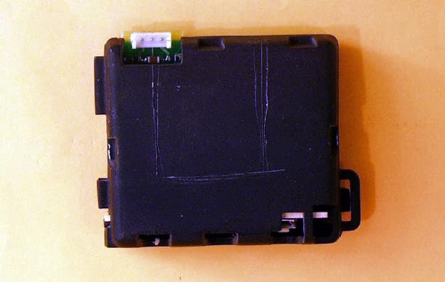 Universal Garage Door Opener - FCC ID CB2DONHL3 - Johnson Controls Interiors L.L.C. (2)