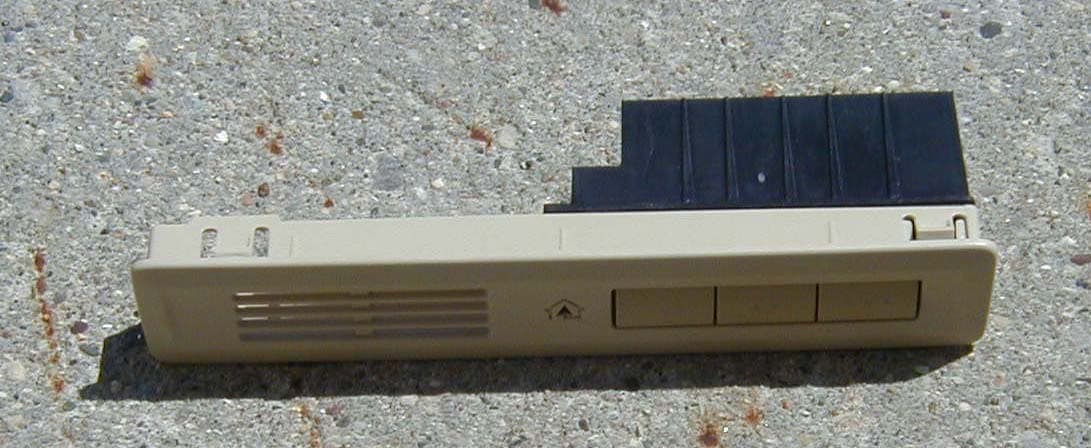 Universal Garage Door Opener - FCC ID CB2HONACHL4 - Johnson Controls Interiors L.L.C.