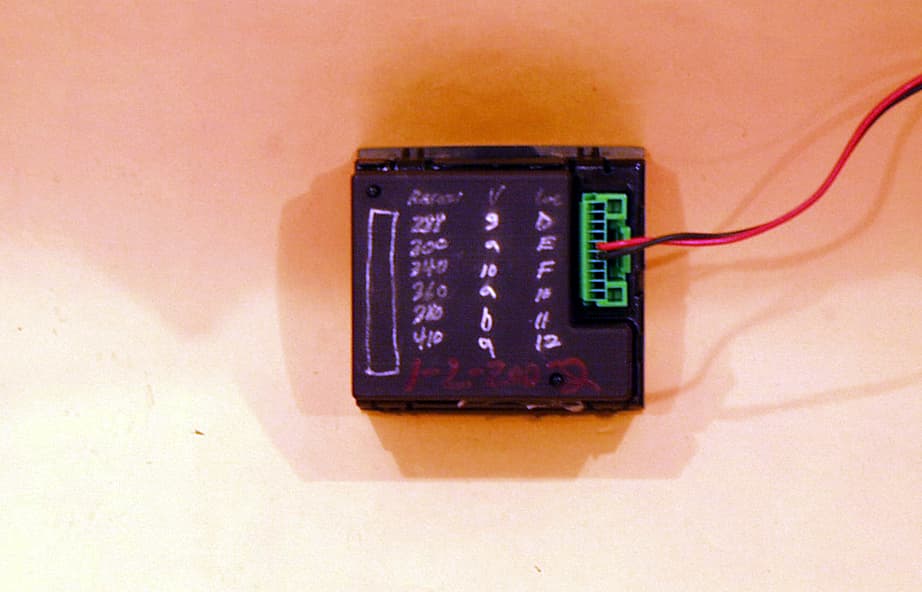 Universal Garage Door Opener - FCC ID CB2HONUAHL3 - Johnson Controls Interiors L.L.C. (2)
