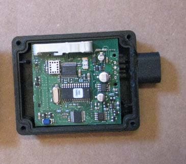 Universal Garage Door Opener - FCC ID CB2JCIBUSHL4 - Johnson Controls Interiors L.L.C. (2)