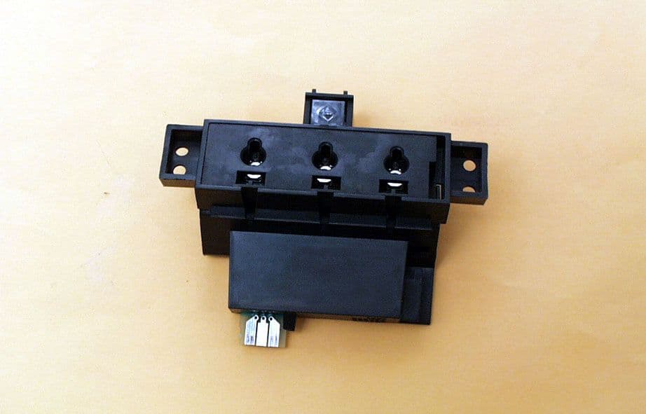 Universal Garage Door Opener - FCC ID CB2OHHL3 - Johnson Controls Interiors L.L.C.