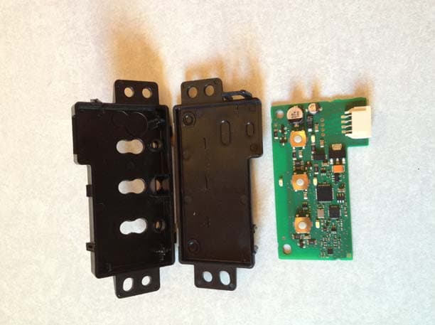 Universal Garage Door Opener Transmitter w/ FHSS Transmitter - FCC ID CB2SAHL5C - Johnson Controls Interiors L.L.C. (3)