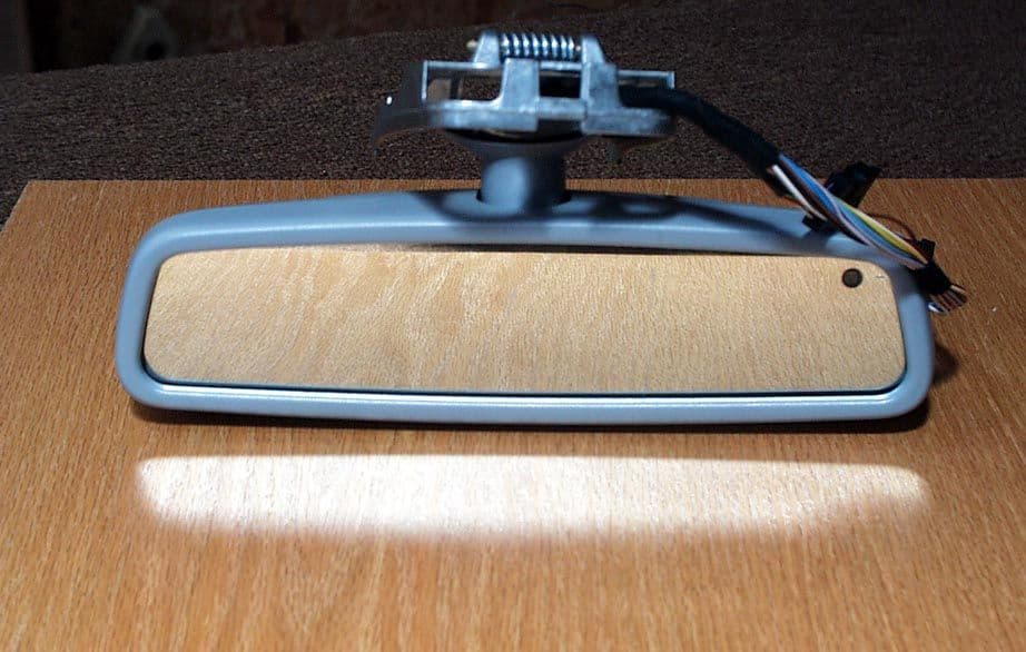 Universal Garage Door Opener - FCC ID CB2W211HL3 - Johnson Controls Interiors L.L.C.