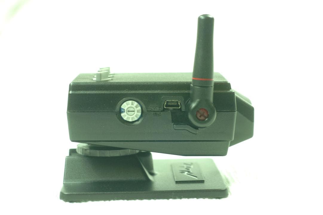 A Wireless Radio Commander Unit for Digital Cameras to Control Remote Flashes - FCC ID CEXCOP - Quantum Instruments Inc (3)
