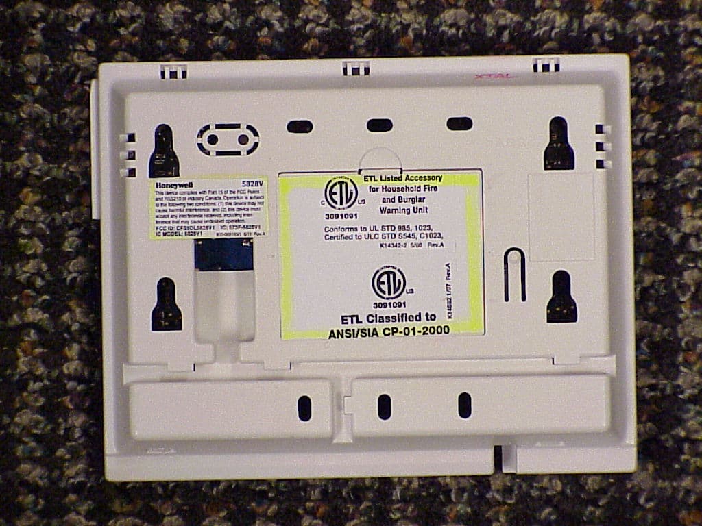 Wireless Security Keypad - FCC ID CFS8DL5828V1 - Ademco Inc. (2)